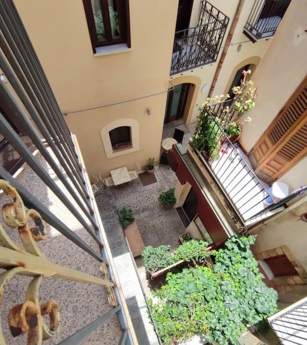 Casa Vacanze U Curtigghiu Cefalù Exterior foto
